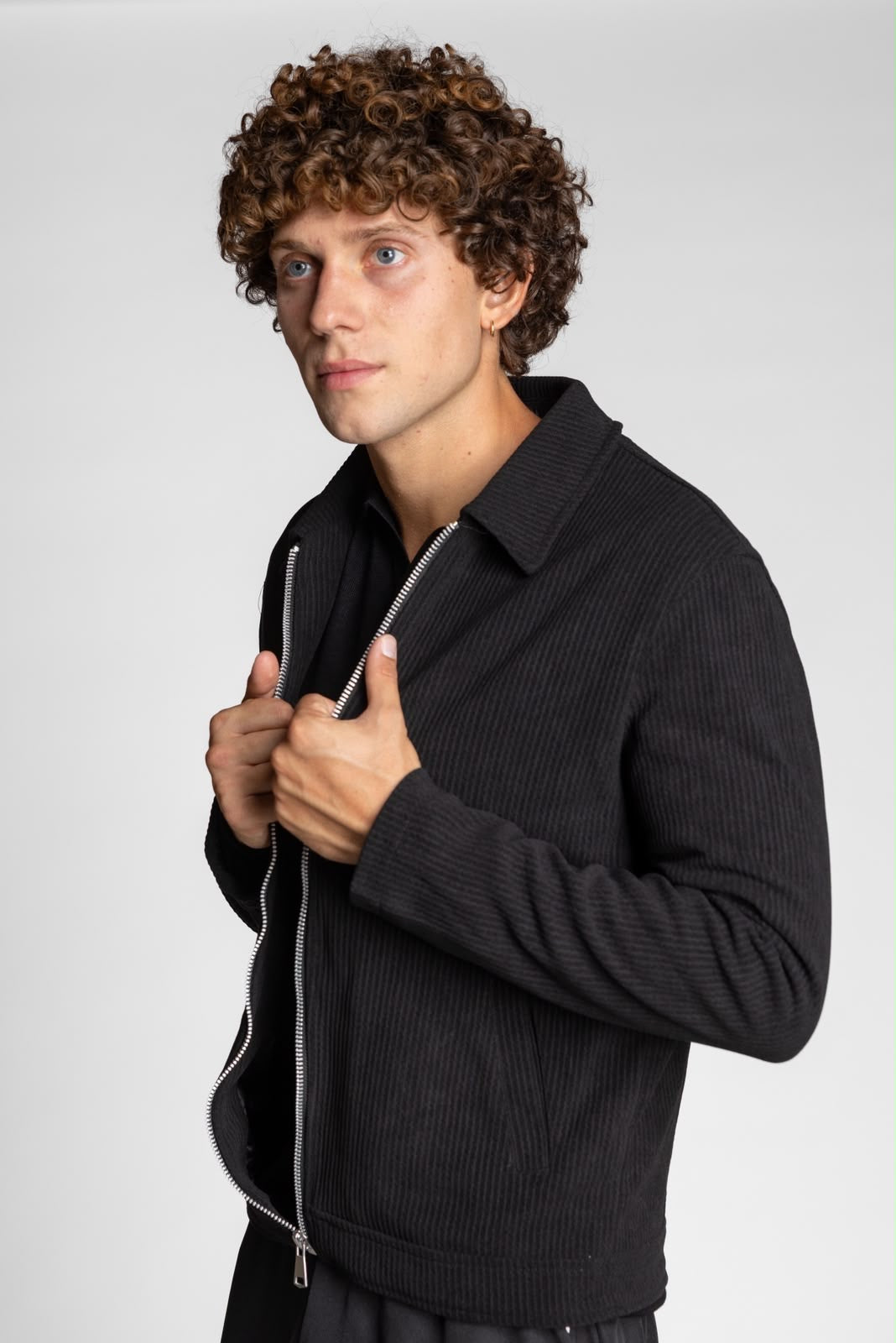GIACCA ZIP NERA