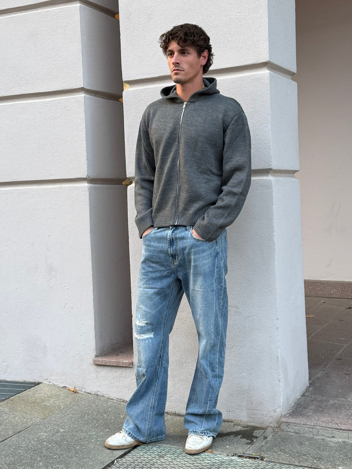 MAGLIA ZIP CAPPUCCIO GRIGIA