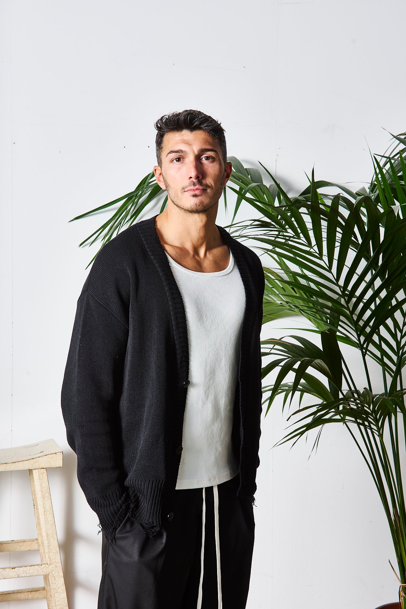 CARDIGAN NERO SFRANGIATO