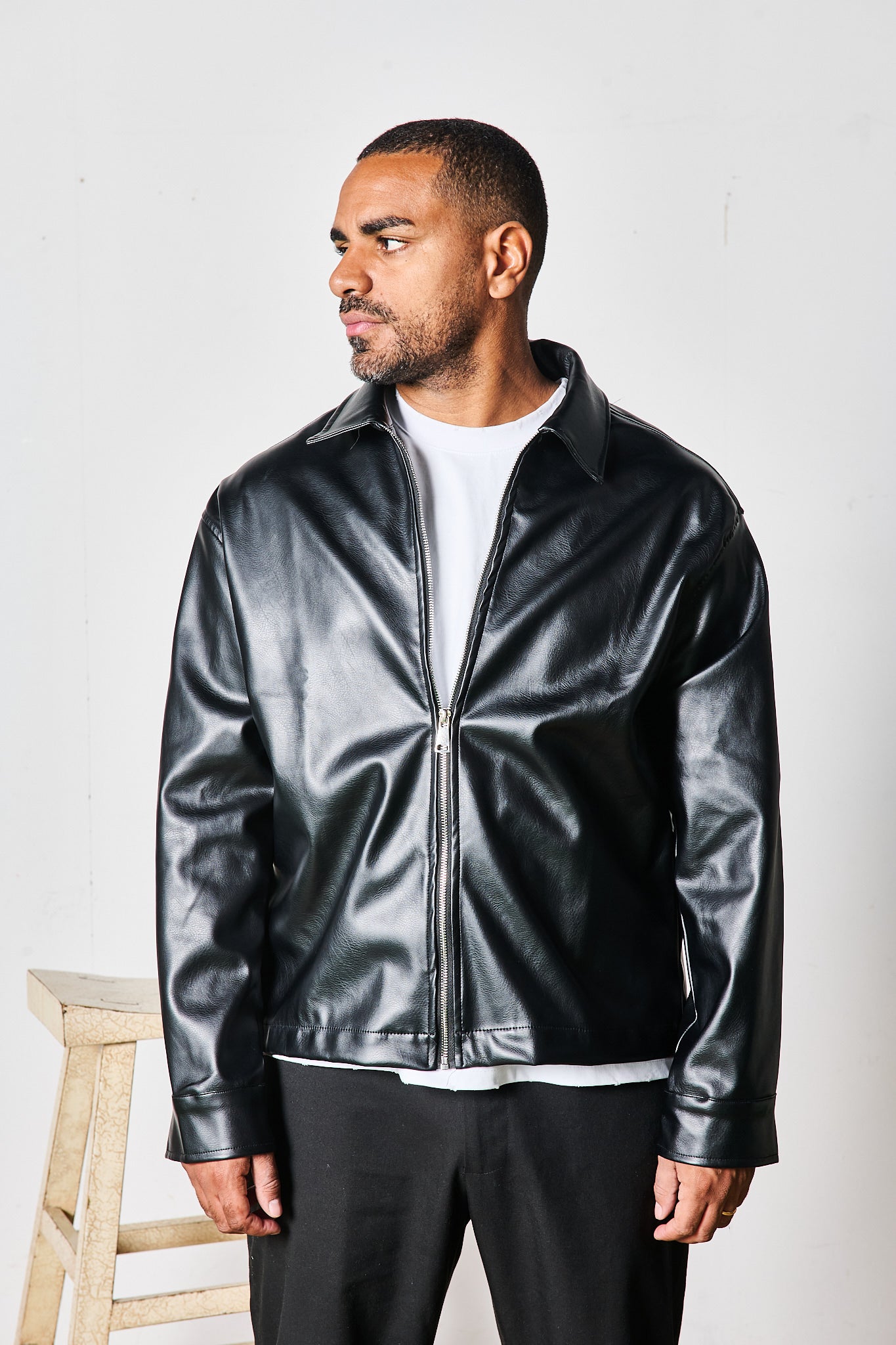 GIACCA CROP NERA ECO-PELLE