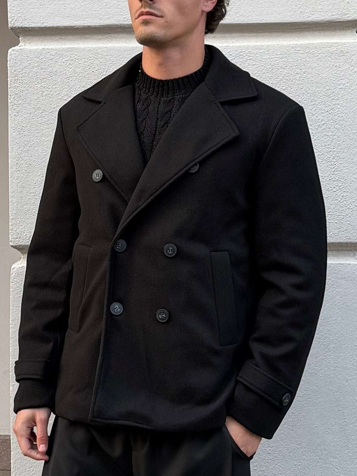CAPPOTTO NERO DOPPIO PETTO CORTO
