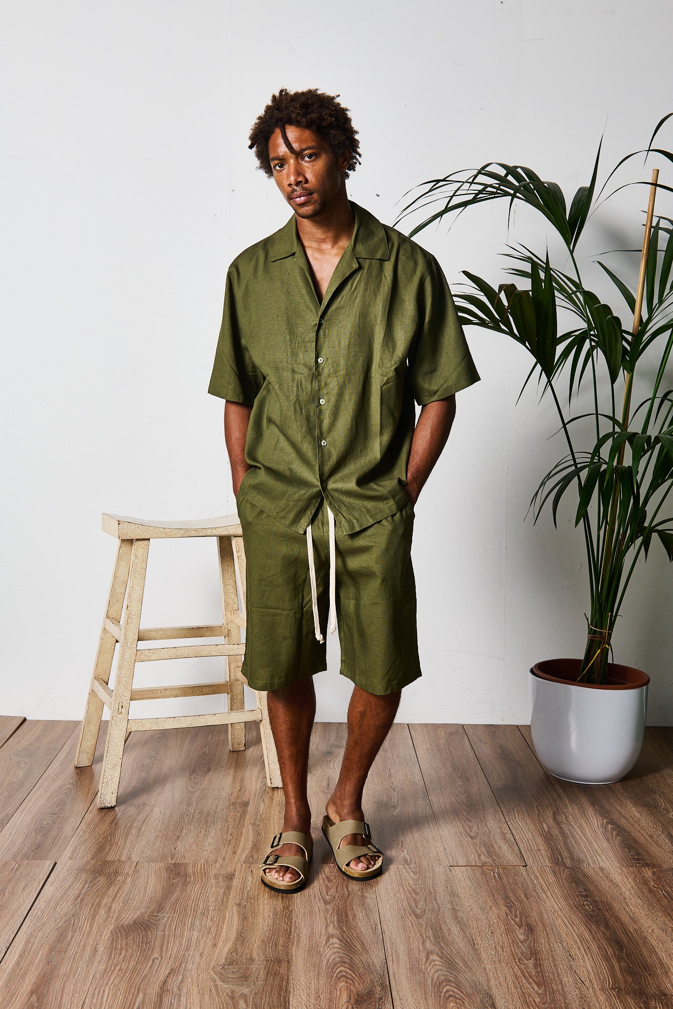 COMPLETO MISTO LINO BERMUDA VERDE MILITARE