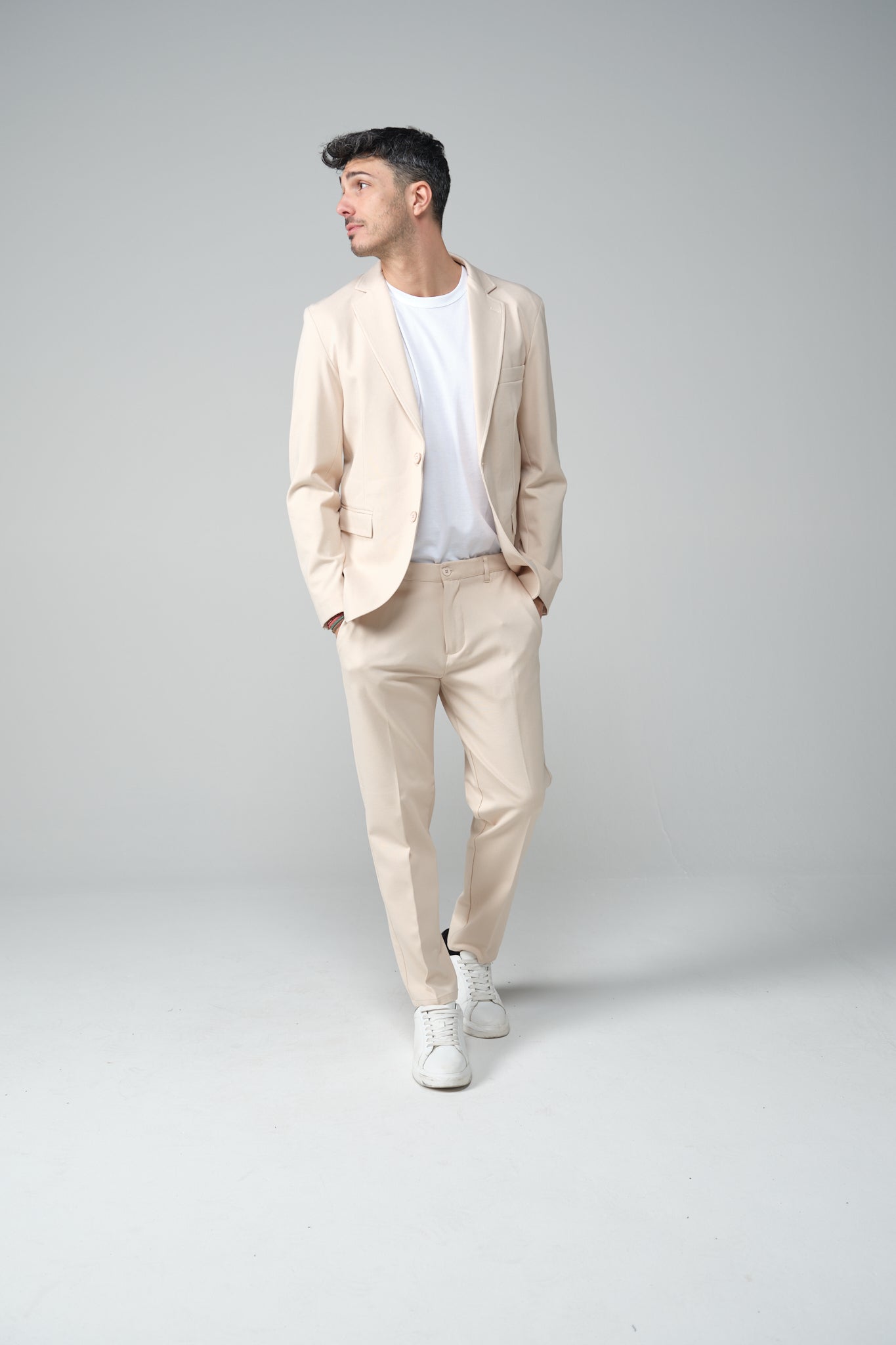 ABITO BEIGE MONOPETTO