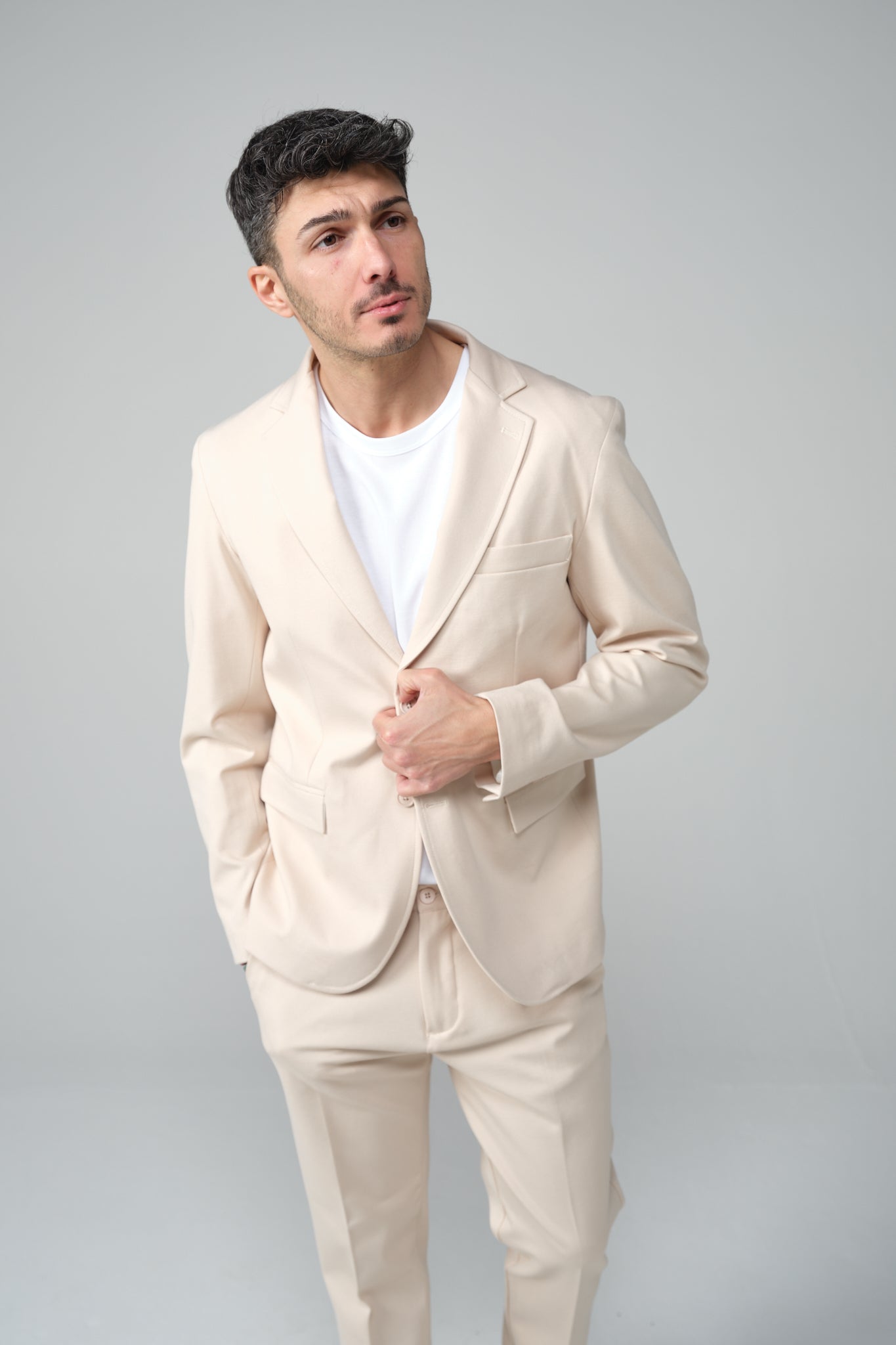 ABITO BEIGE MONOPETTO