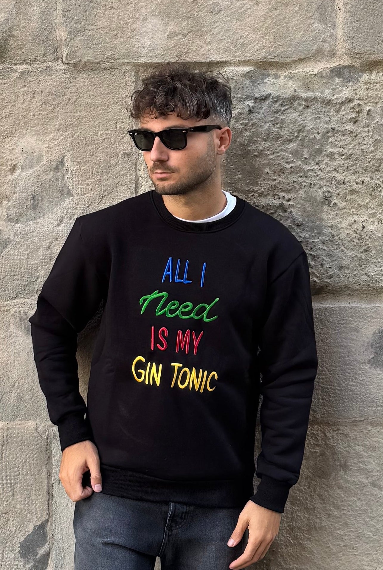 FELPA ALL I NEED IS MY GIN TONIC NERA