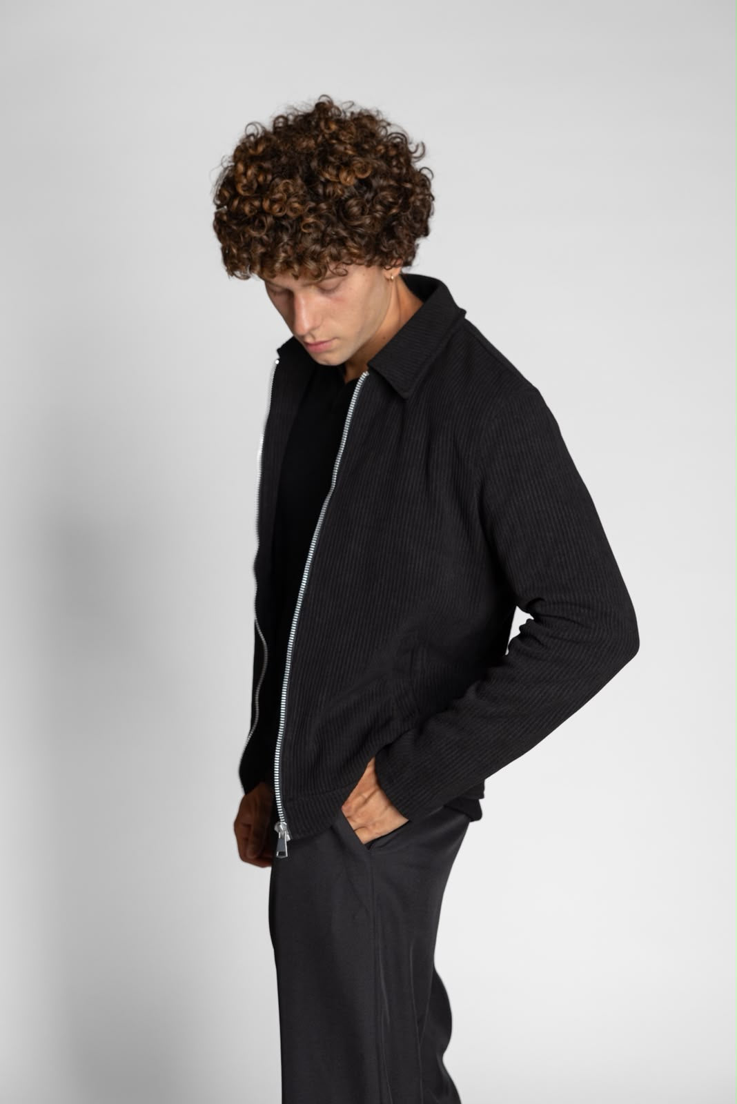 GIACCA ZIP NERA