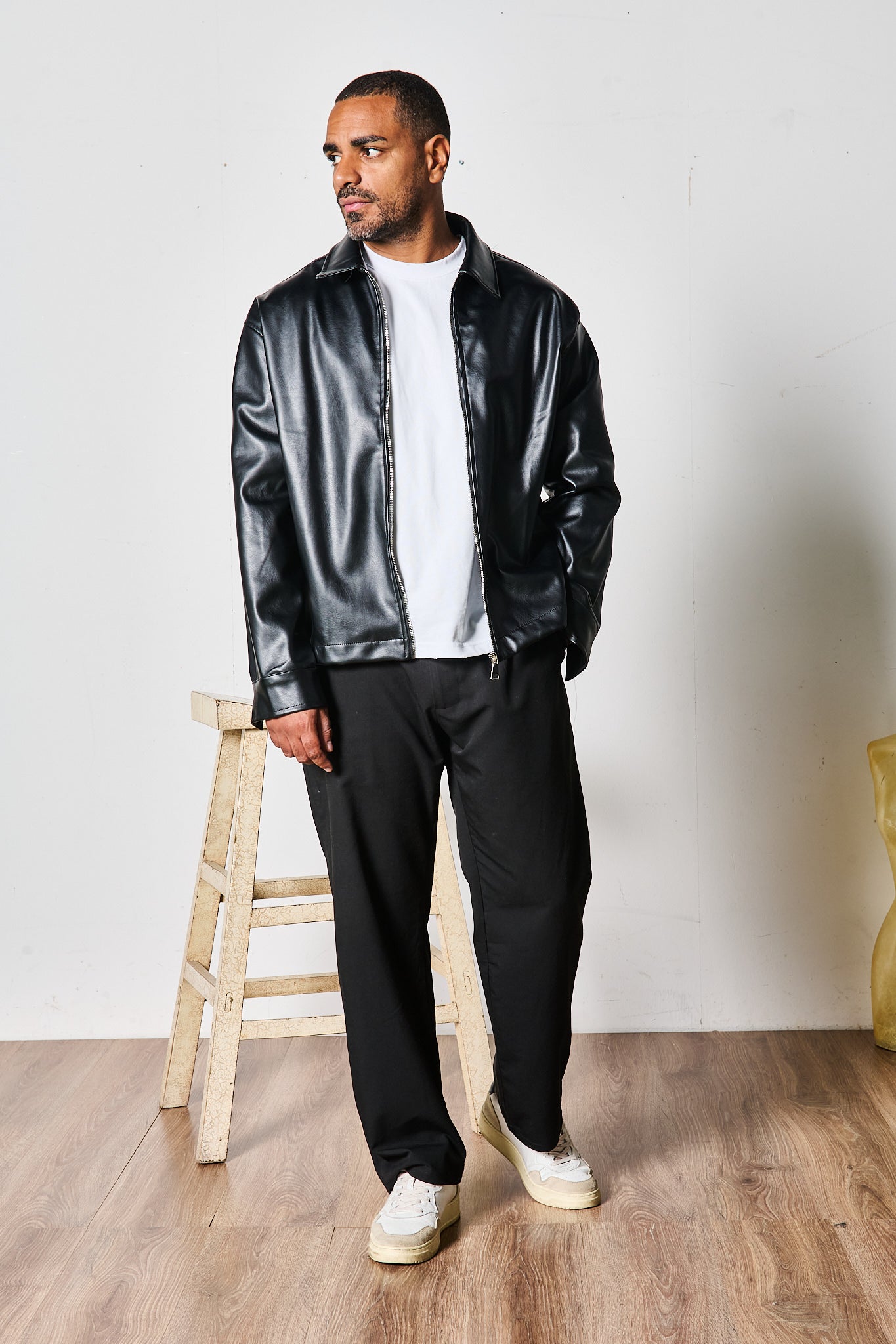 GIACCA CROP NERA ECO-PELLE