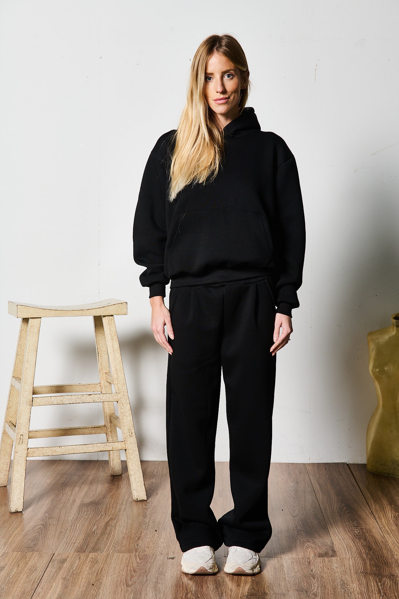 COMPLETO TUTA BOXY NERO PER LEI