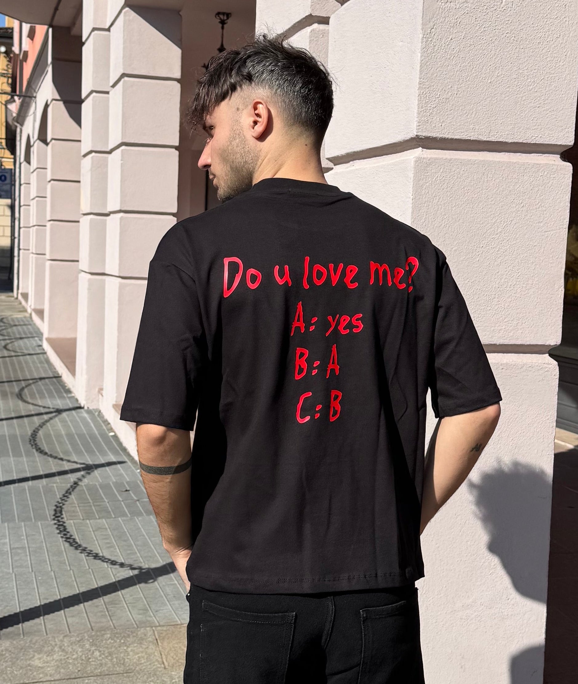 T-SHIRT NERA DO YOU LOVE ME?