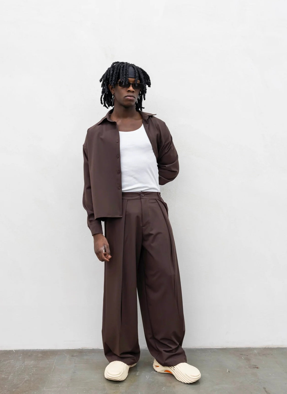 COMPLETO TOKYO PINCES BAGGY BROWN