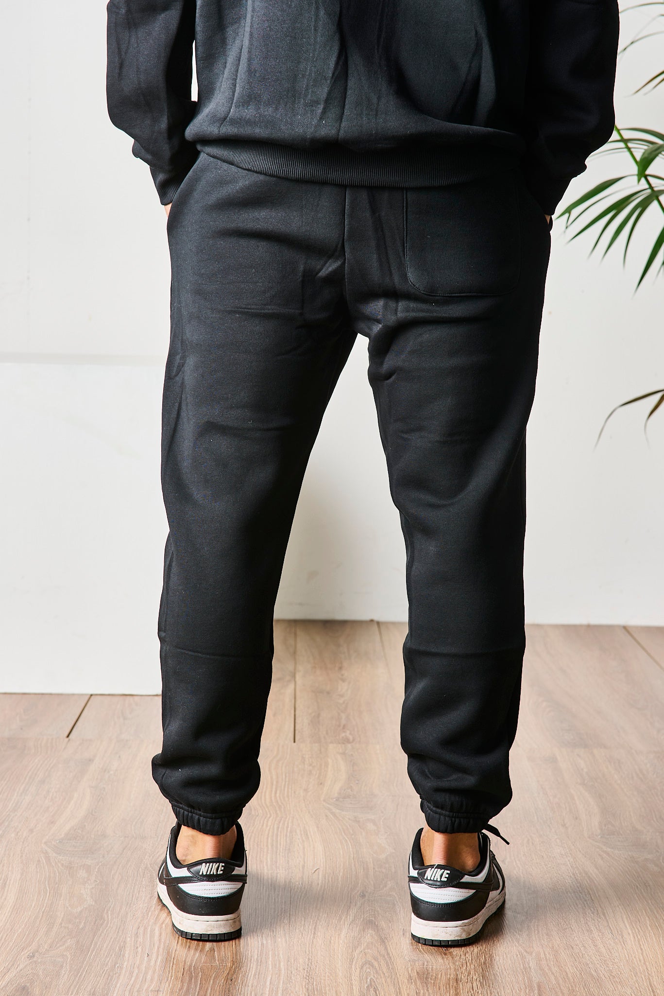 PANTALONE TUTA NERO CON ELASTICO