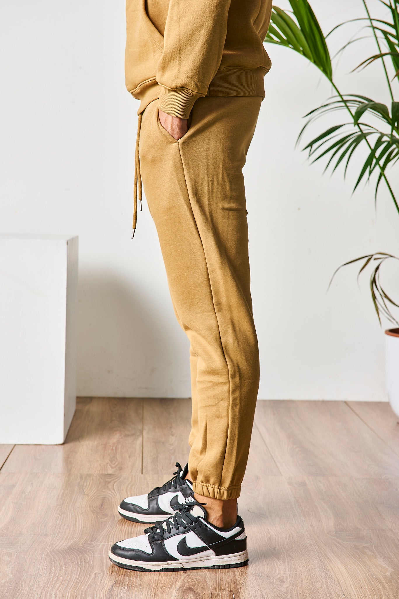 PANTALONE TUTA CAMMELLO CON ELASTICO