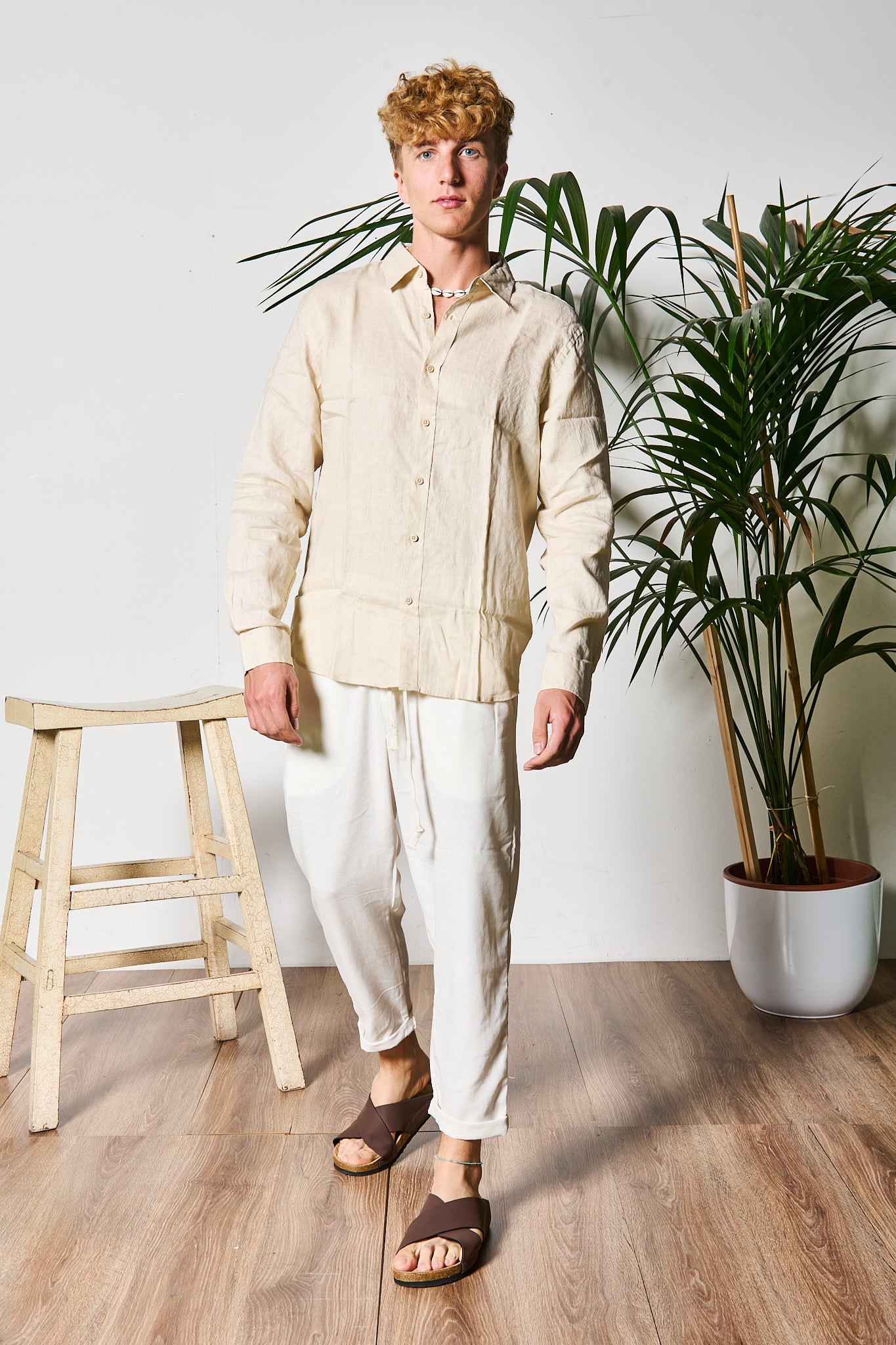 CAMICIA IN LINO BEIGE COLLO FRANCESE