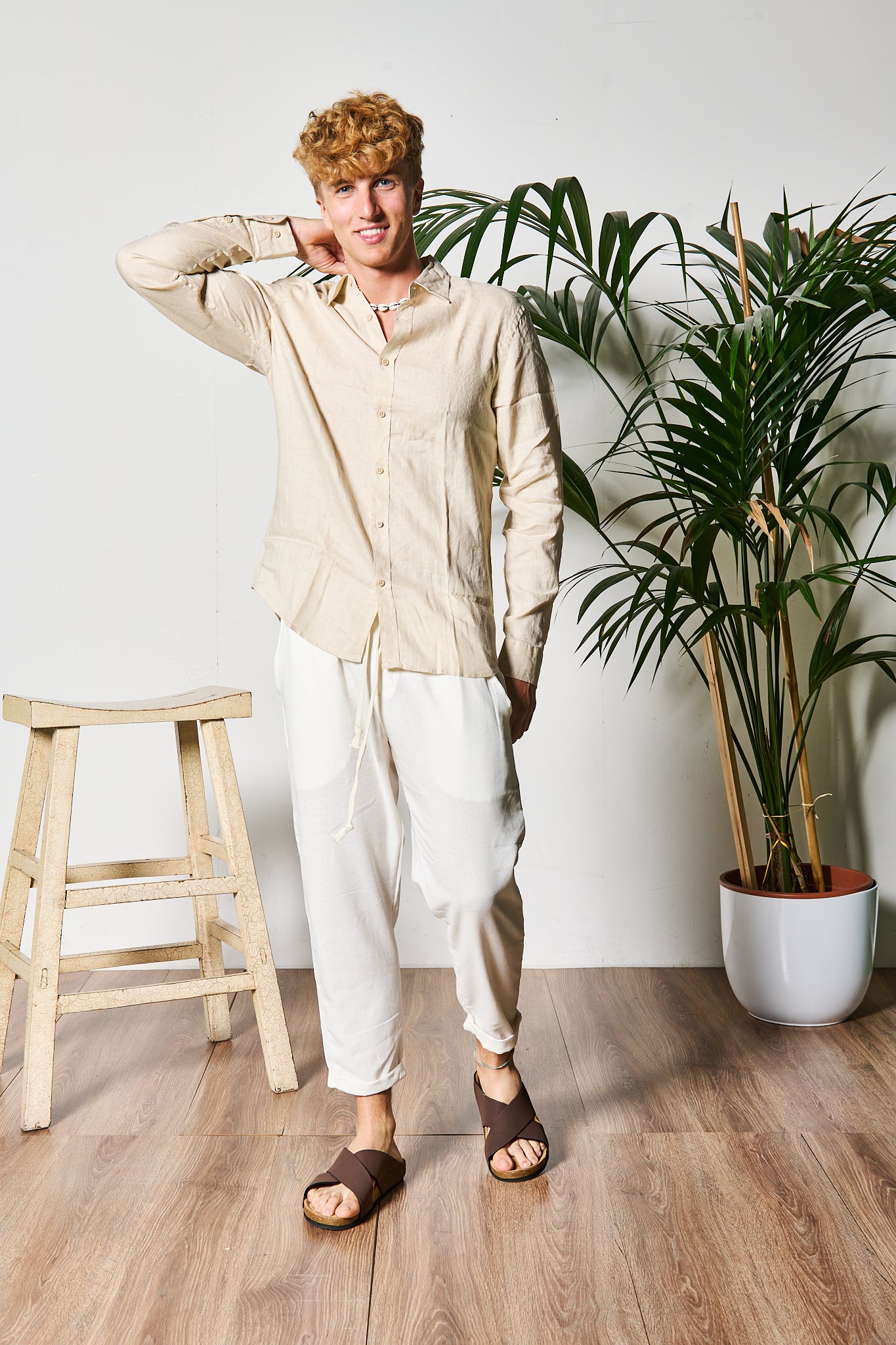 CAMICIA IN LINO BEIGE COLLO FRANCESE