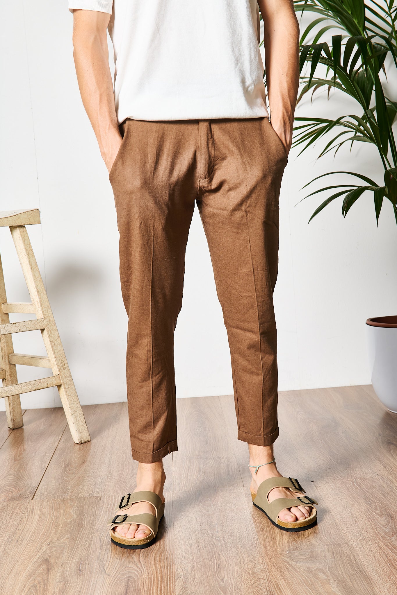 PANTALONE ELEGANTE IN LINO MARRONE